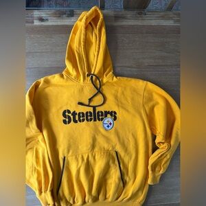 Barely worn men’s Pittsburgh Steelers gold hoodie size medium vintage